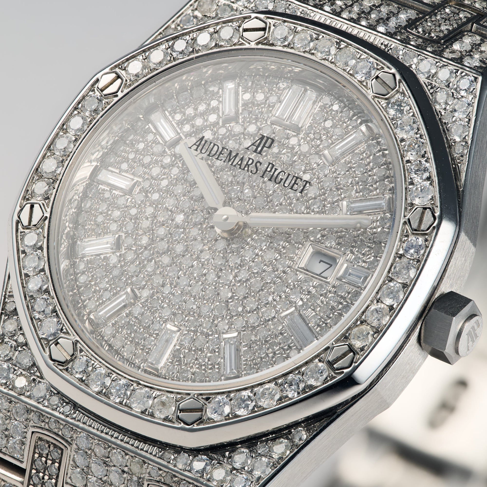 Audemars Piguet — Royal Oak 33 (After Market Diamond/Modification)